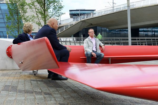 Des bancs publics fabriqués avec des pales d’anciennes éoliennes